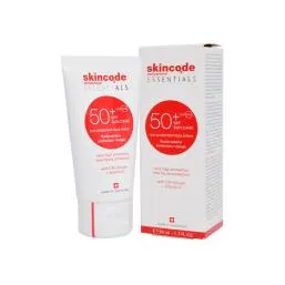 لوسیون ضد آفتاب بی رنگ اسکین کد مناسب برای انواع پوست با SPF50